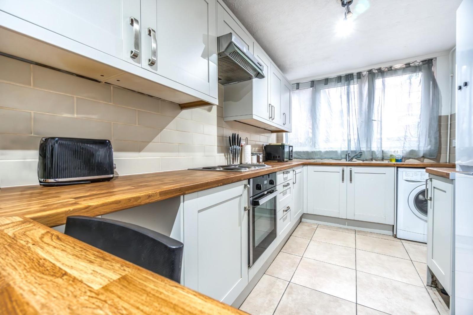 Cosy Guest House In Central Лондон Екстер'єр фото